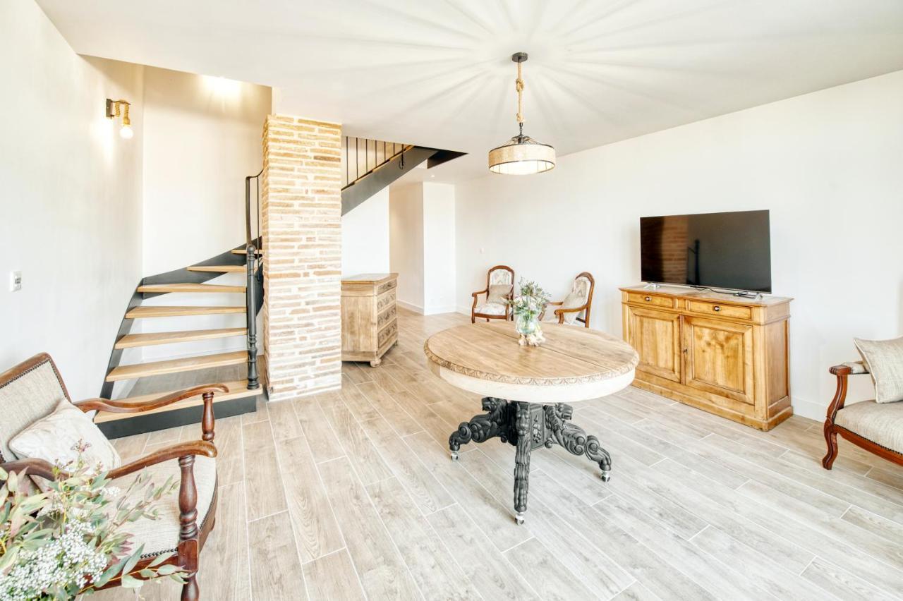 Escons Domaine De Charme Hotell Saint-Sulpice-sur-Leze Eksteriør bilde