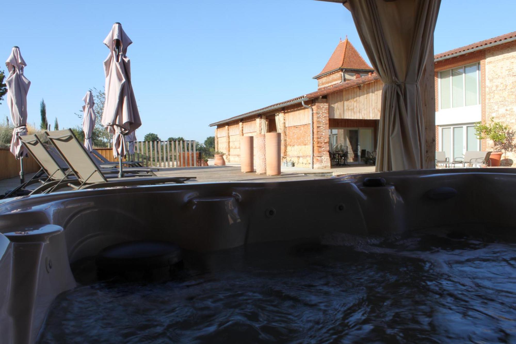 Escons Domaine De Charme Hotell Saint-Sulpice-sur-Leze Eksteriør bilde